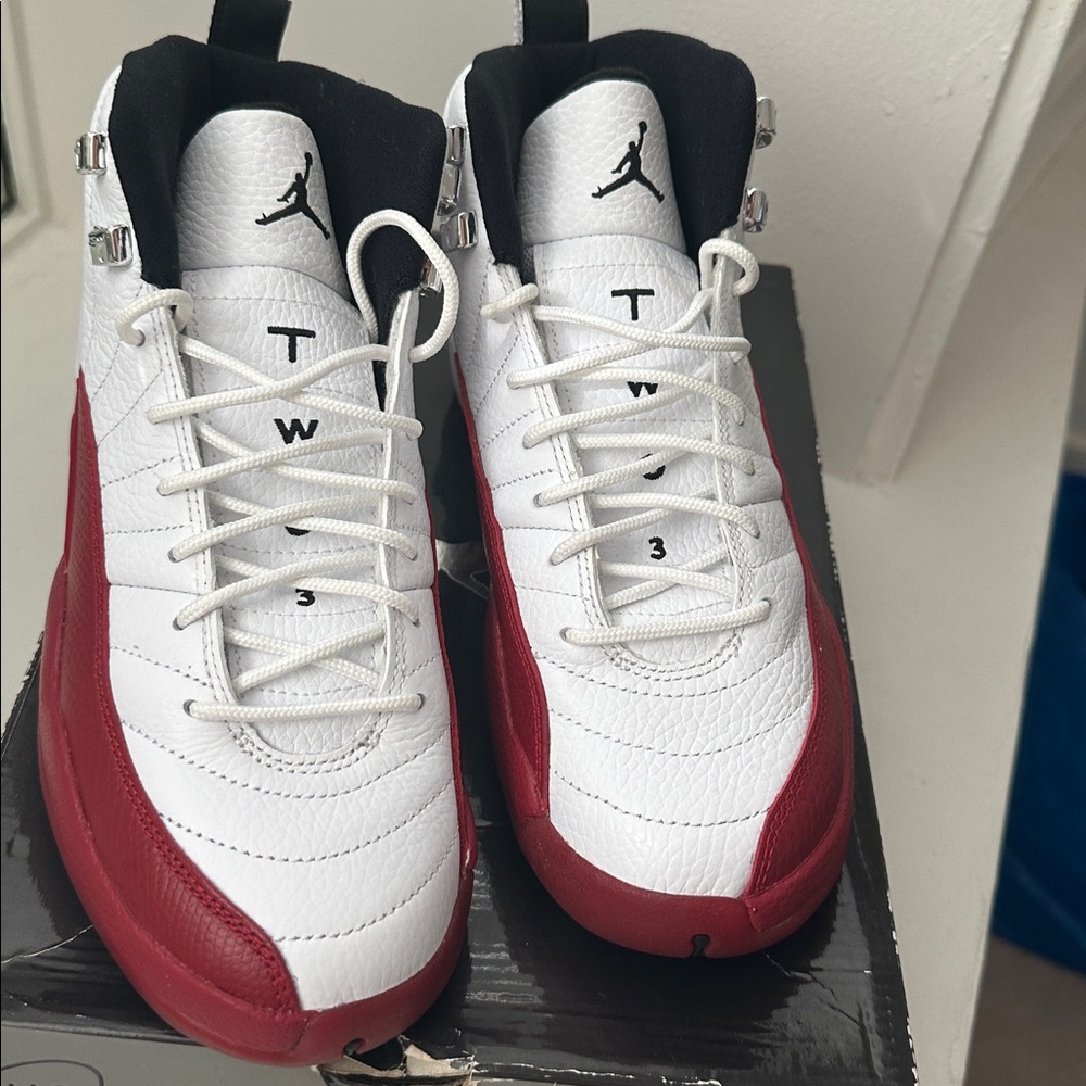 Jordan Athletic Shoes in White and Red OGs 2009